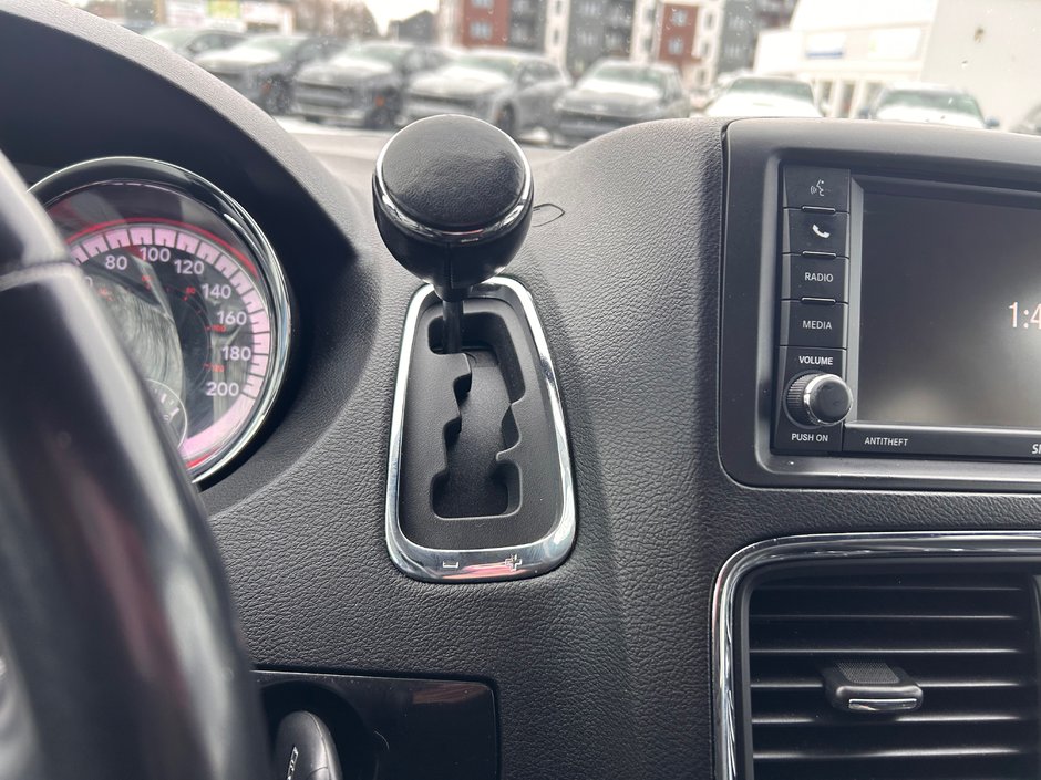 2019 Dodge Grand Caravan SXT Premium Plus-31