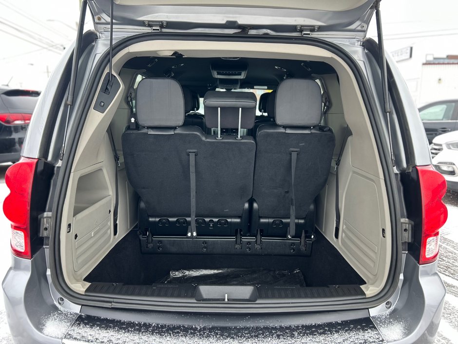 2019 Dodge Grand Caravan SXT Premium Plus-9