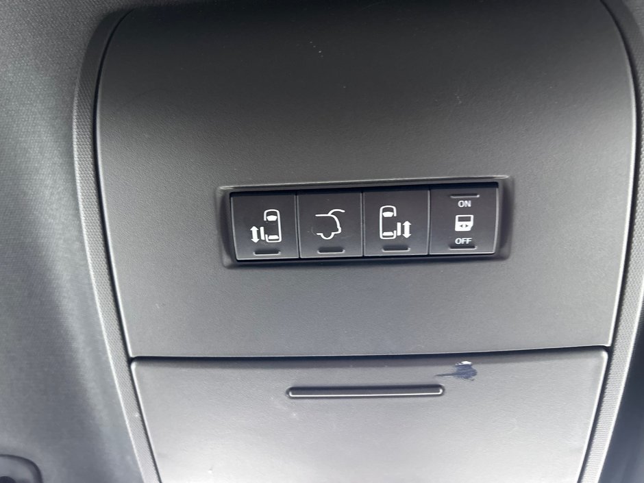 2019 Dodge Grand Caravan SXT Premium Plus-32