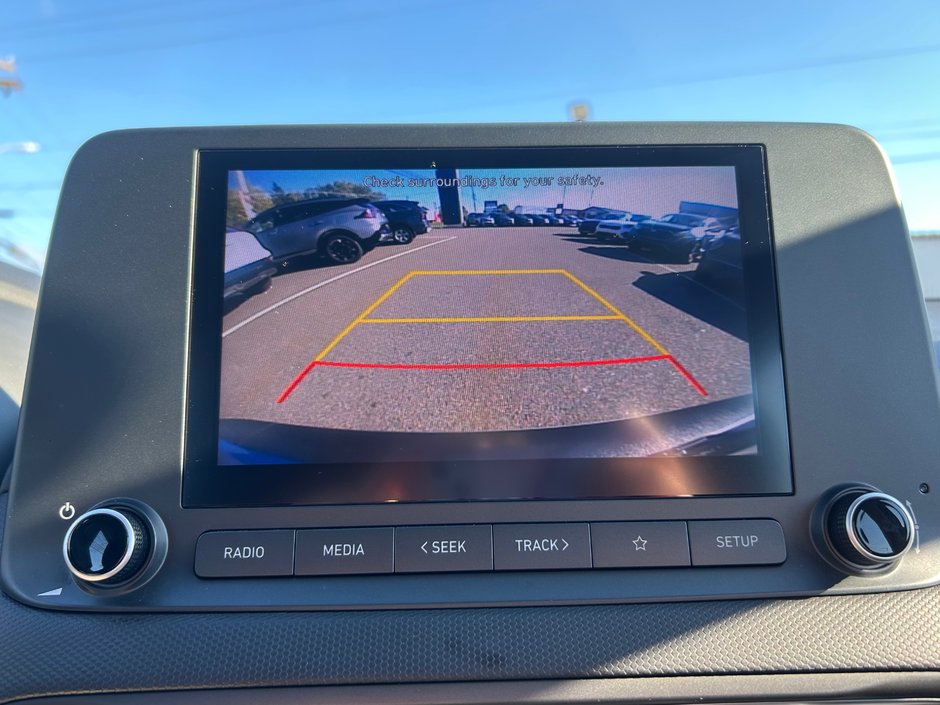 2022 Hyundai Kona Essential AWD-18