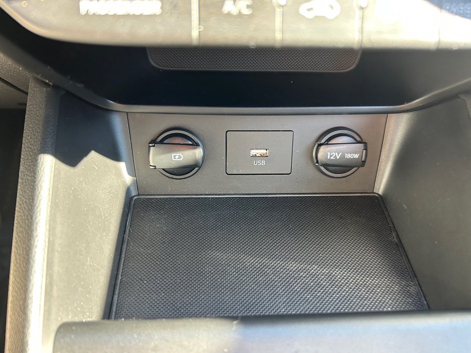 2022 Hyundai Kona Essential AWD-24