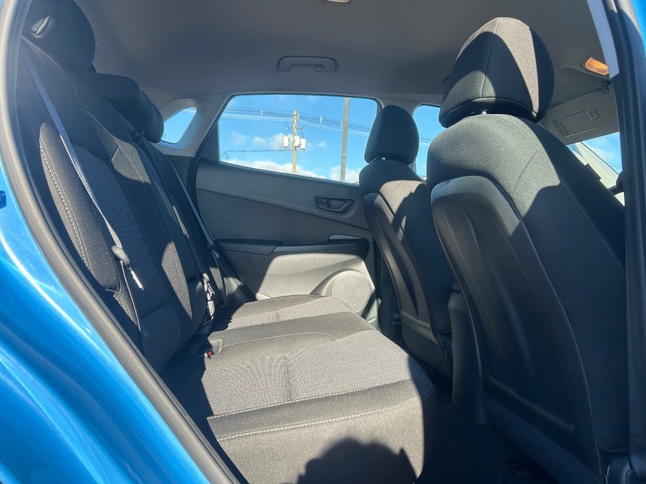 2022 Hyundai Kona Essential AWD-12