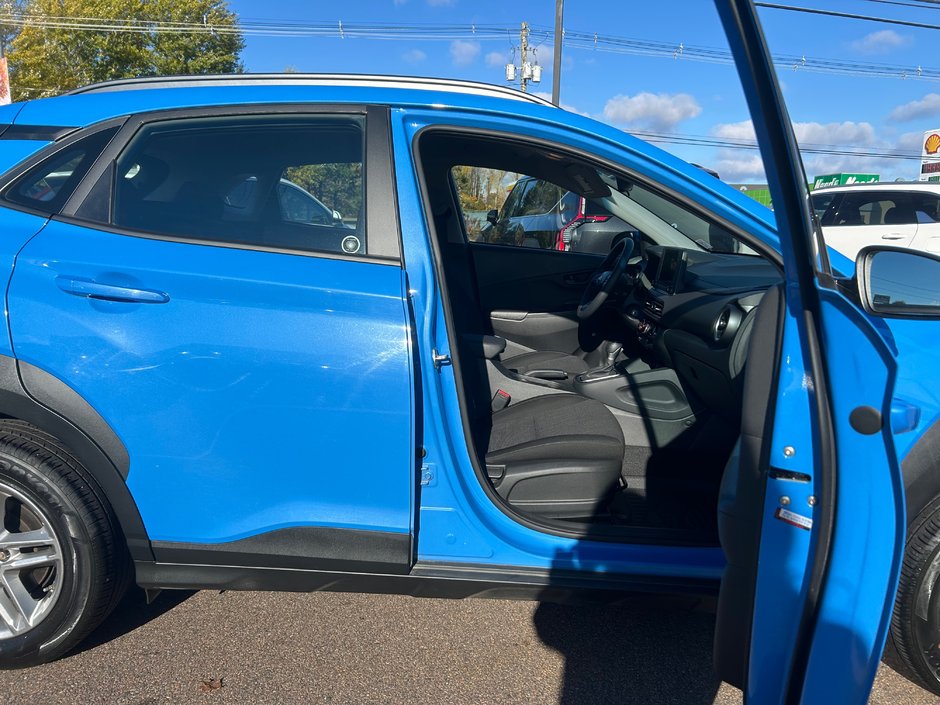 2022 Hyundai Kona Essential AWD-9