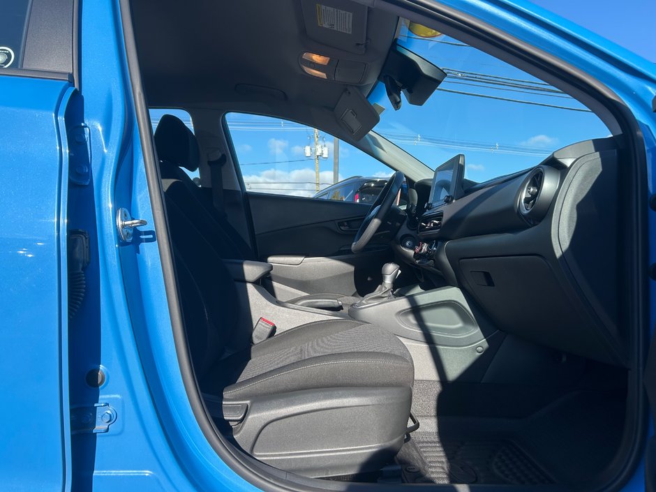 2022 Hyundai Kona Essential AWD-10