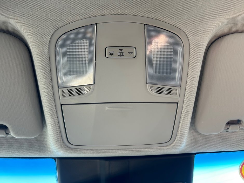 2022 Hyundai Kona Essential AWD-23