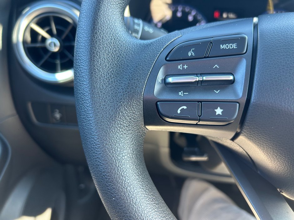 2022 Hyundai Kona Essential AWD-27