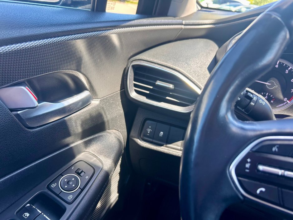 2019 Hyundai Santa Fe Essential-26