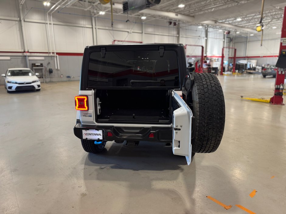 2023 Jeep Wrangler 4xe Sahara 4x4-12