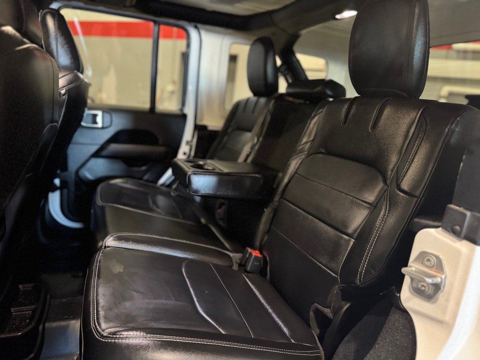 2023 Jeep Wrangler 4xe Sahara 4x4-15