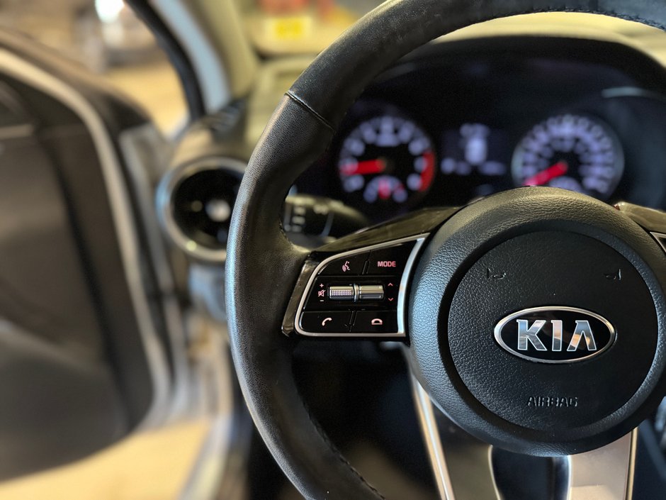 2020 Kia Forte EX-23