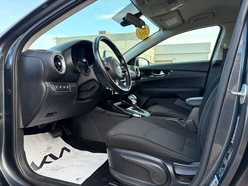 2021 Kia Forte EX-12