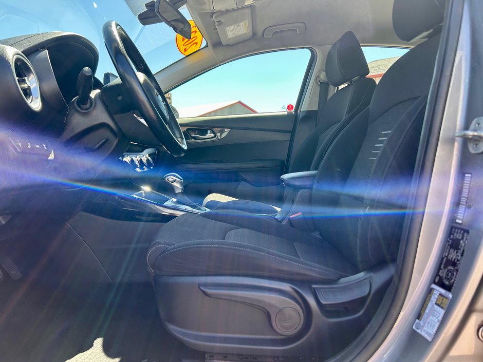 2021 Kia Forte EX-17