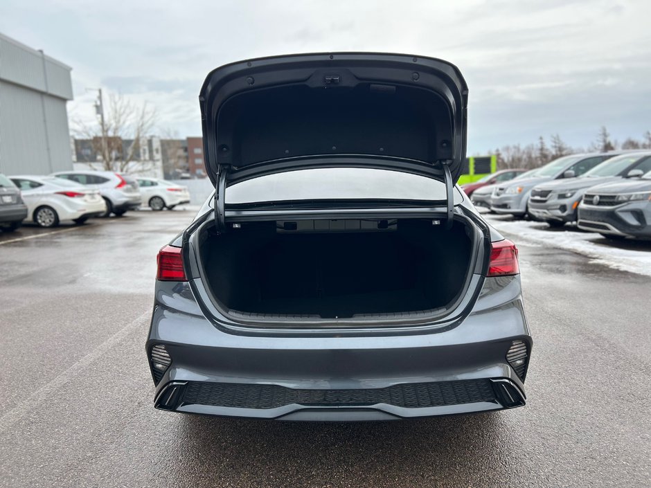 2022 Kia Forte EX Premium-10