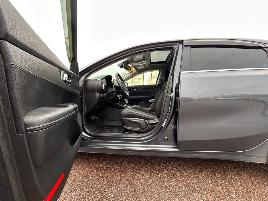 2022 Kia Forte EX Premium-18