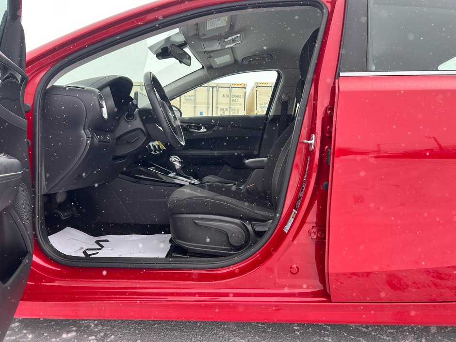 2022 Kia Forte EX-16