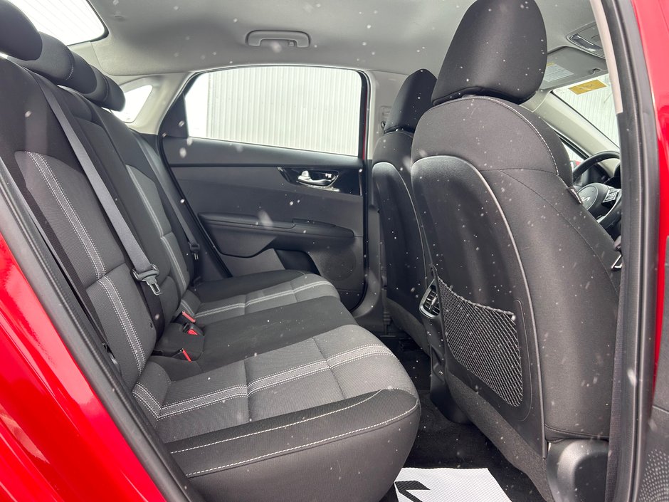 2022 Kia Forte EX-11