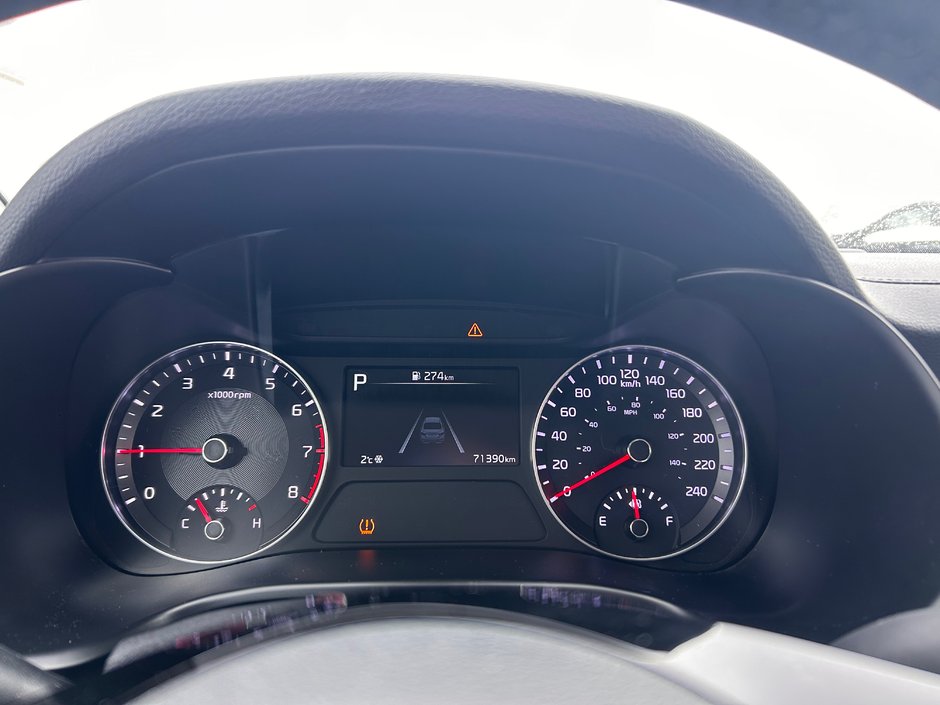 2022 Kia Forte EX-23