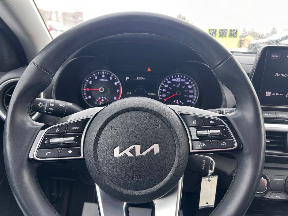 2022 Kia Forte EX-24