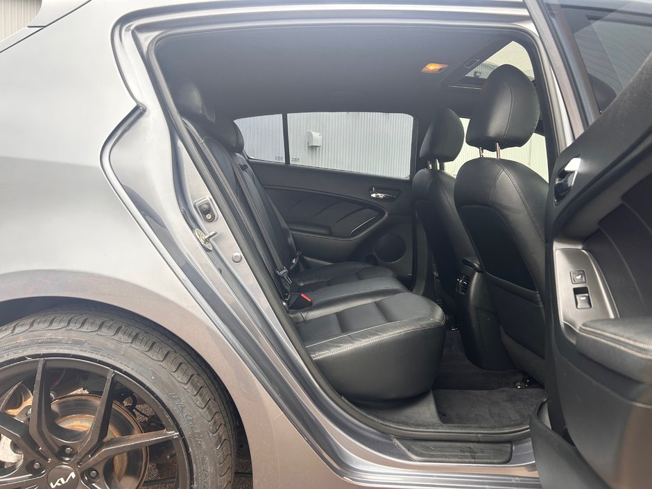 2018 Kia Forte5 SX Turbo-14