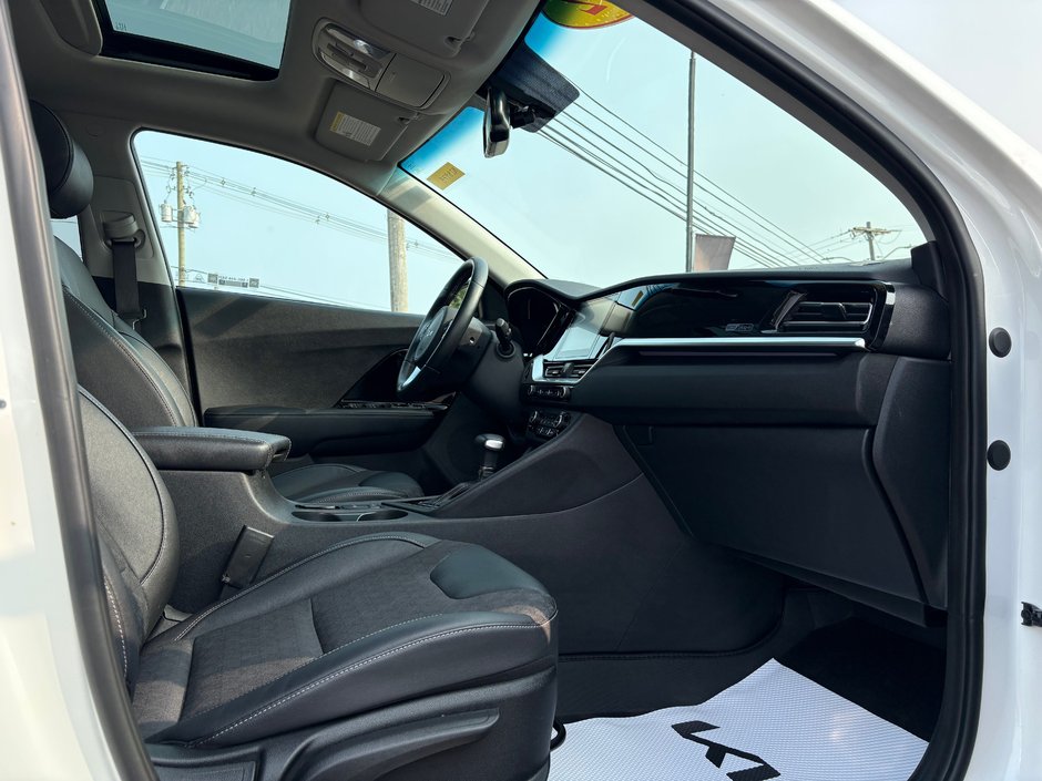 2022 Kia Niro Plug-In Hybrid EX-8