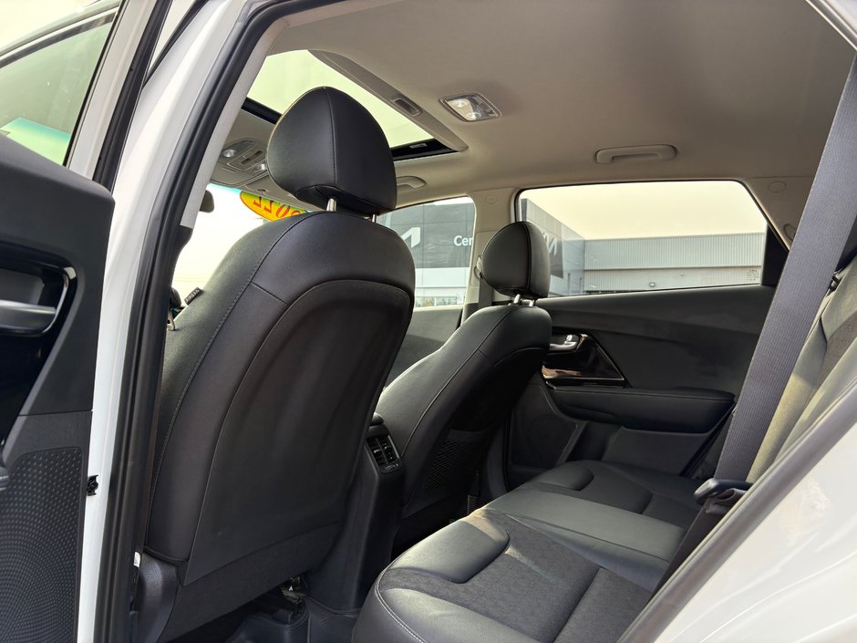 2022 Kia Niro Plug-In Hybrid EX-11