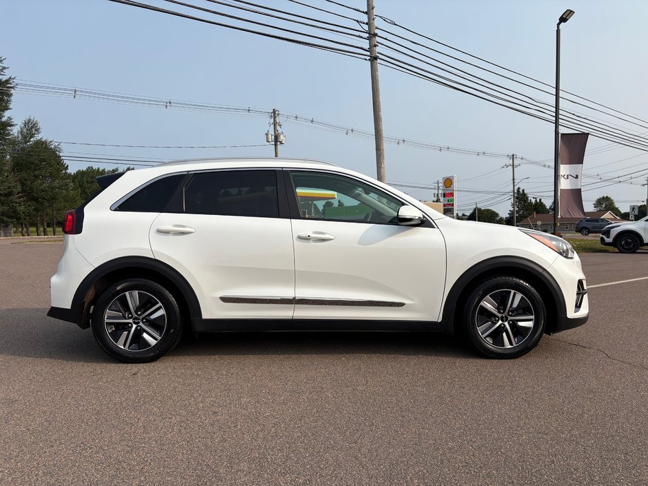 2022 Kia Niro Plug-In Hybrid EX-1
