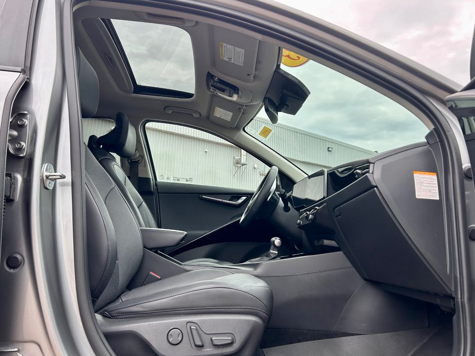 2023 Kia Niro SX-12
