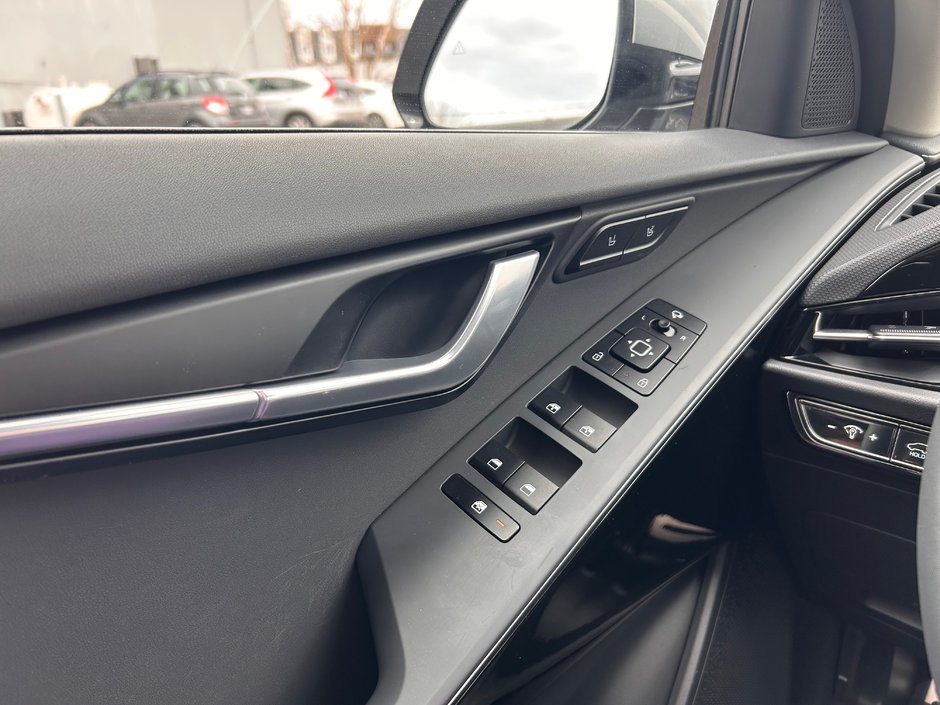 2023 Kia Niro SX-32