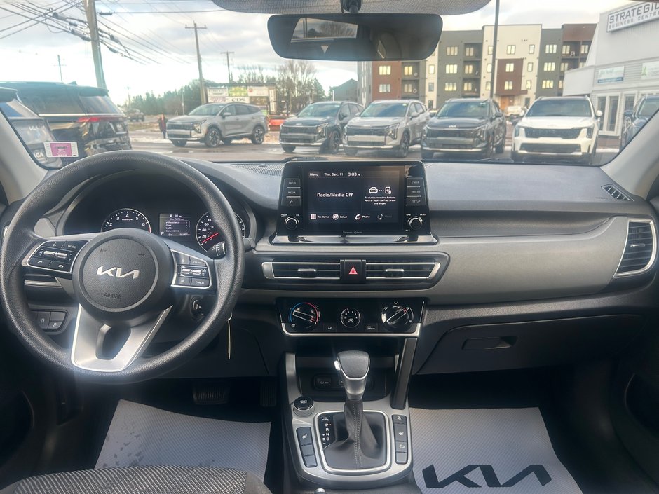 2022 Kia Seltos LX AWD-17