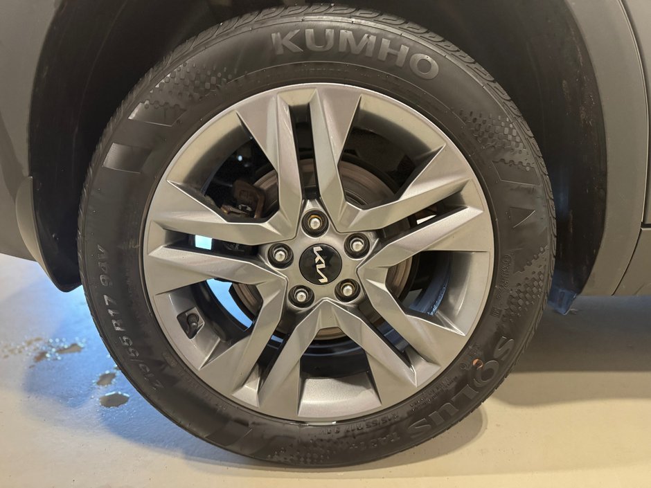 2023 Kia Seltos EX AWD-29