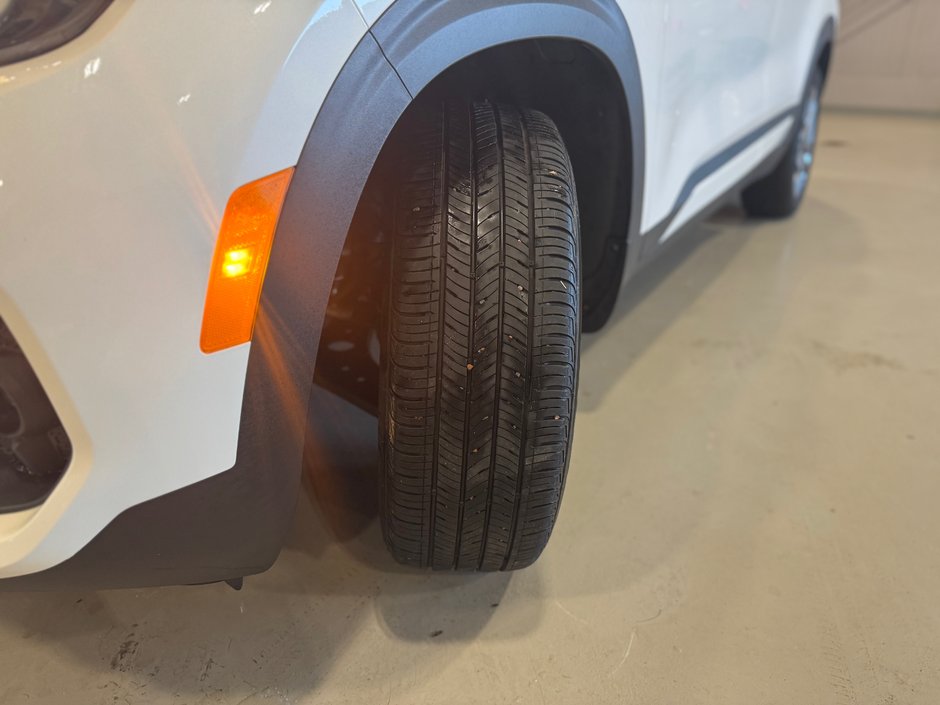 2023 Kia Seltos EX AWD-11