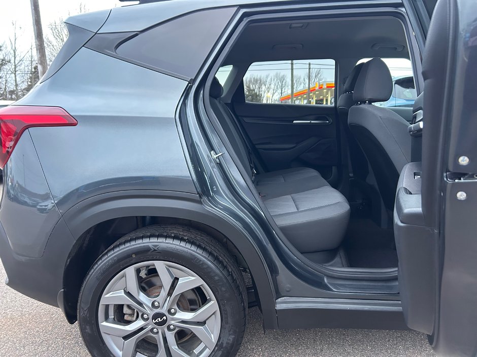 2024 Kia Seltos LX AWD-10