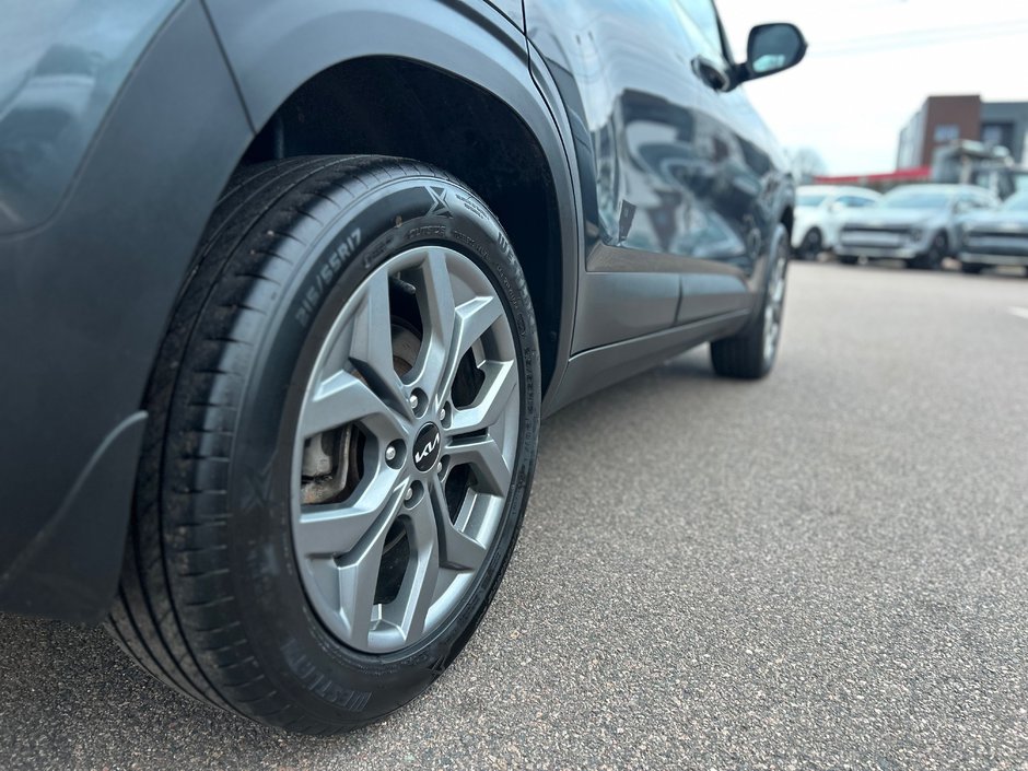 2024 Kia Seltos LX AWD-8