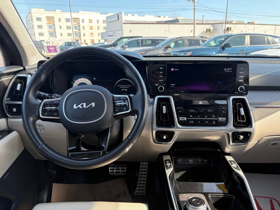 2022 Kia Sorento Plug-In Hybrid SX AWD | SAVE $2000 WITH PEI PHEV REBATE-12