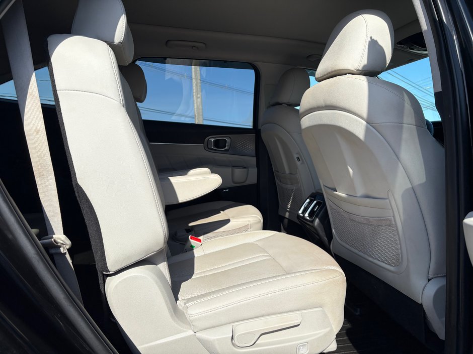2022 Kia Sorento Plug-In Hybrid SX AWD | SAVE $2000 WITH PEI PHEV REBATE-9