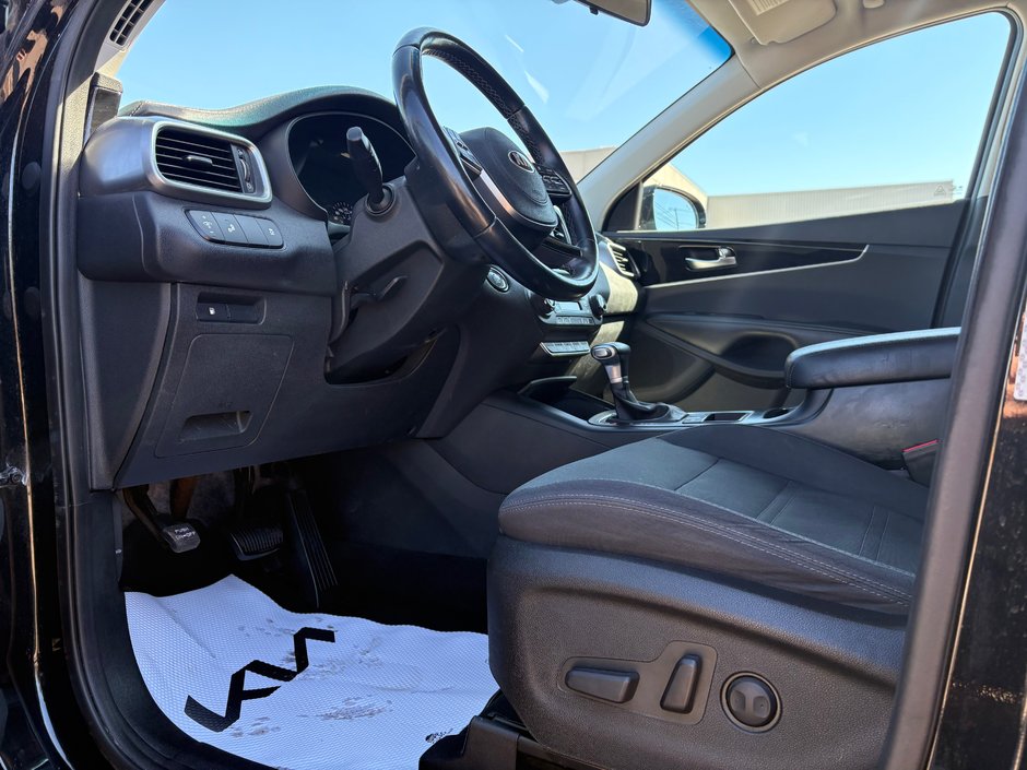2020 Kia Sorento LX AWD-13