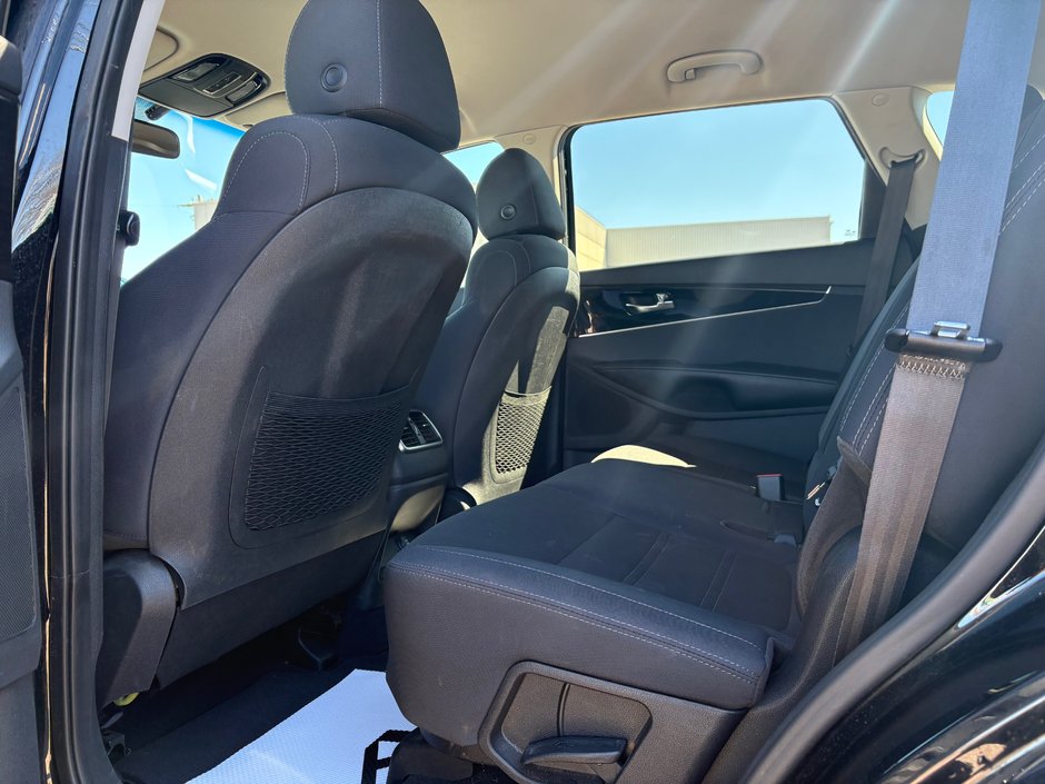 2020 Kia Sorento LX AWD-11