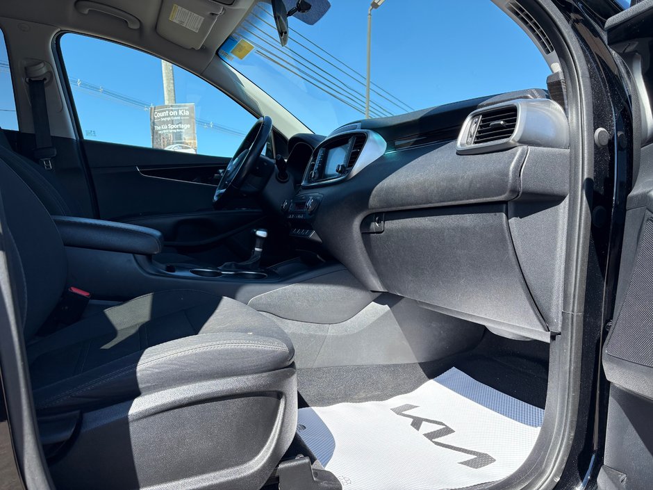 2020 Kia Sorento LX AWD-8