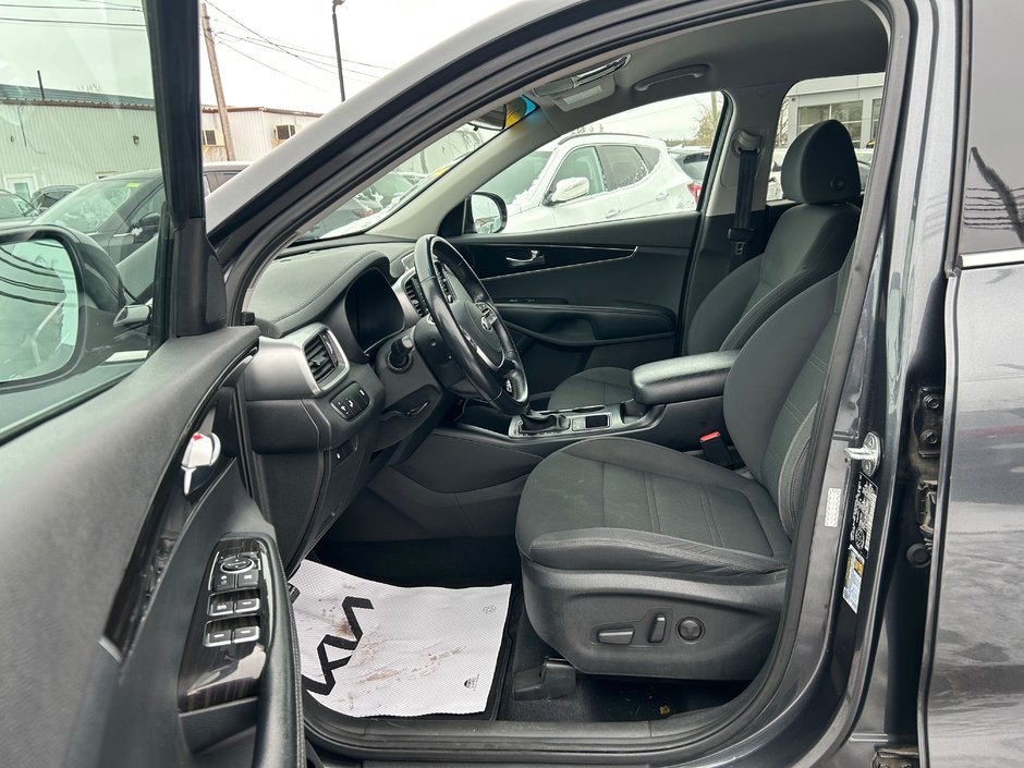 2020 Kia Sorento LX+ AWD-15