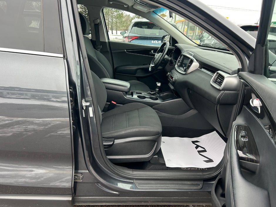 2020 Kia Sorento LX+ AWD-8