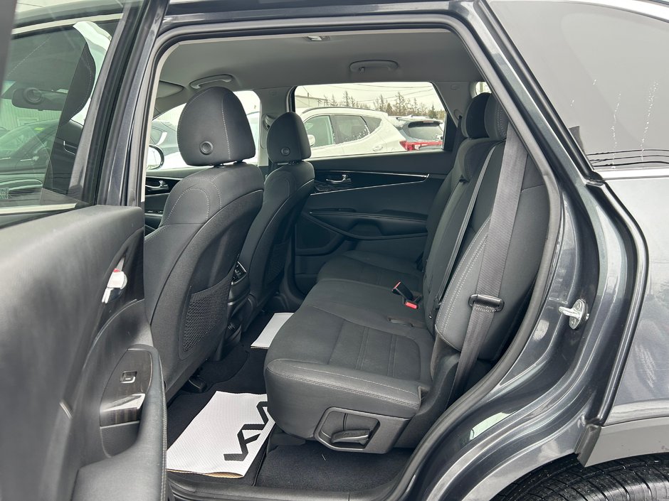 2020 Kia Sorento LX+ AWD-13