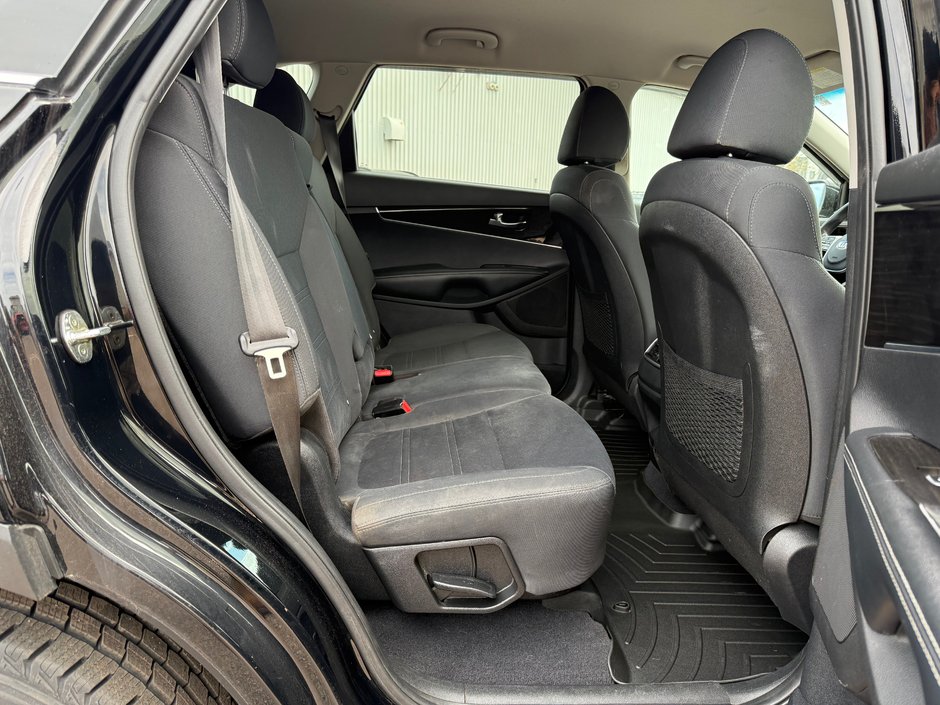 2020 Kia Sorento LX AWD-18