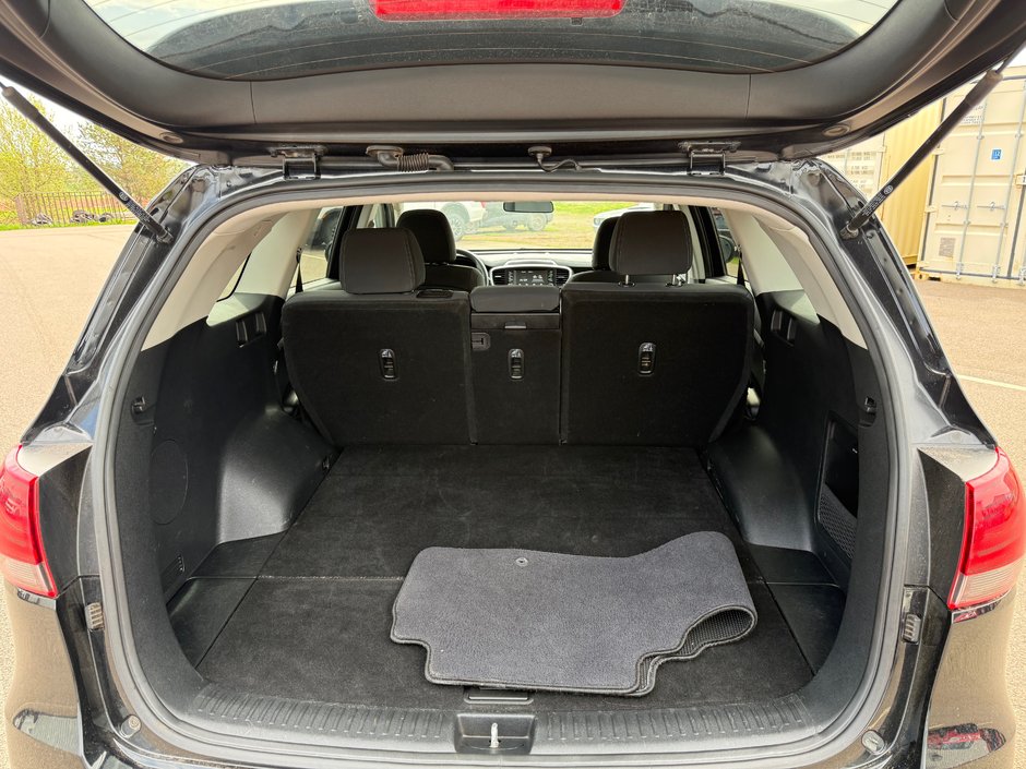 2020 Kia Sorento LX AWD-16