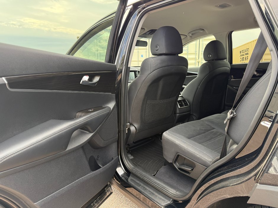 2020 Kia Sorento LX AWD-13