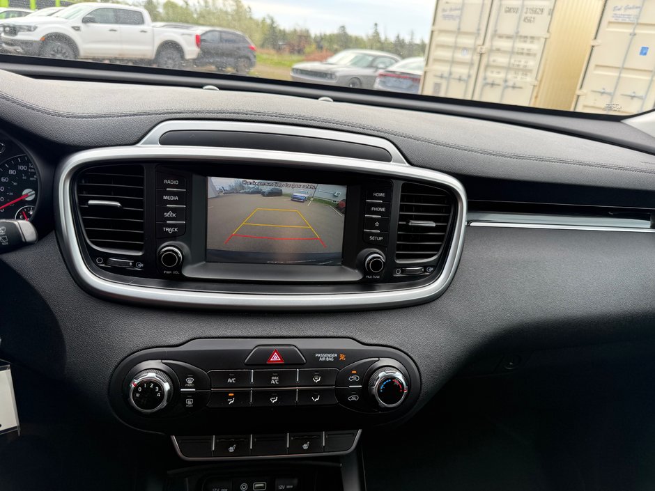 2020 Kia Sorento LX AWD-21