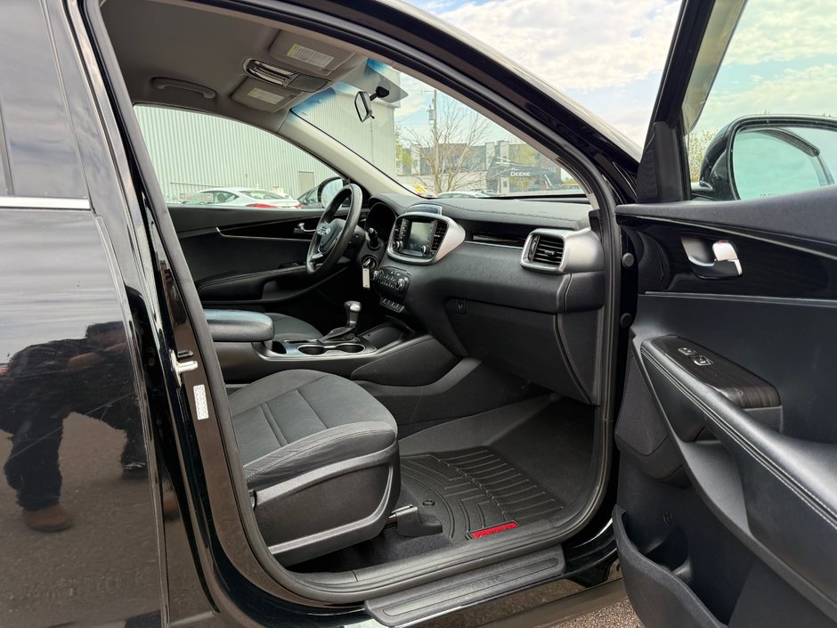 2020 Kia Sorento LX AWD-19