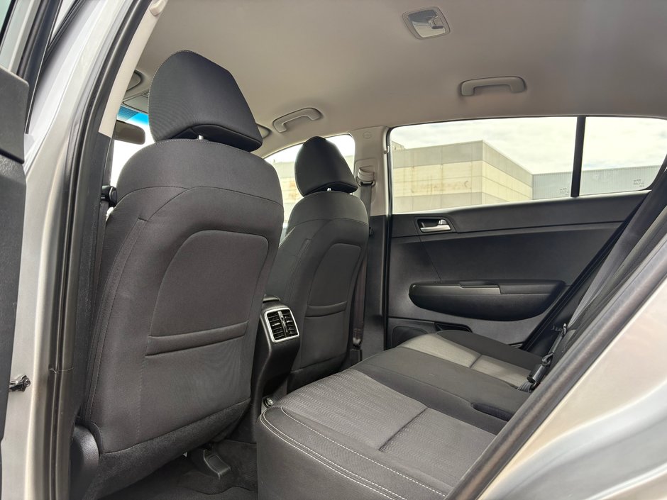 2021 Kia Sportage LX S AWD-11