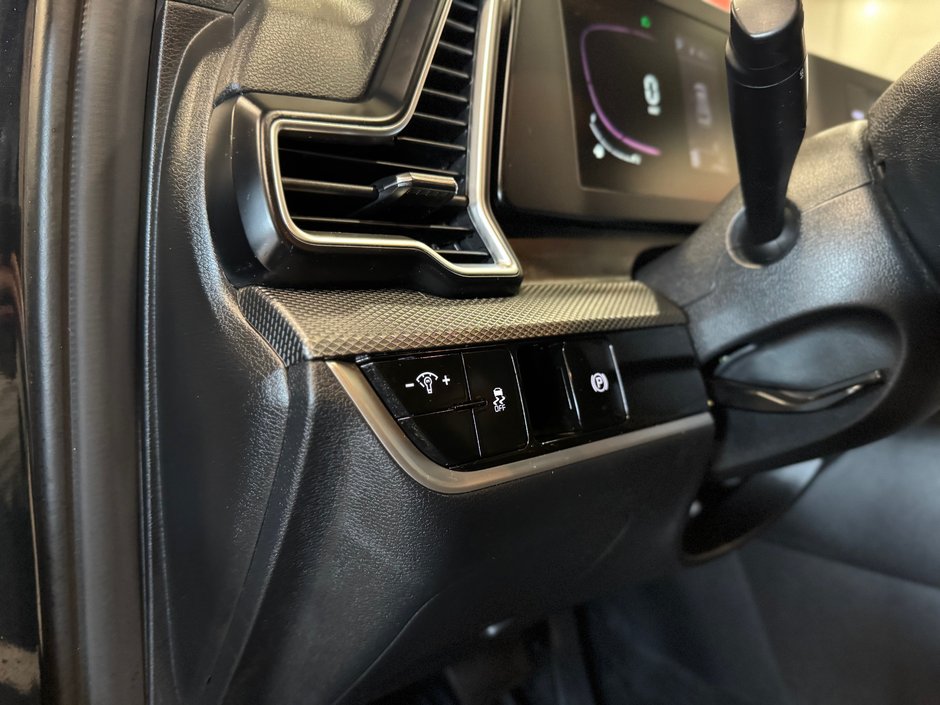 2023 Kia Sportage LX-17