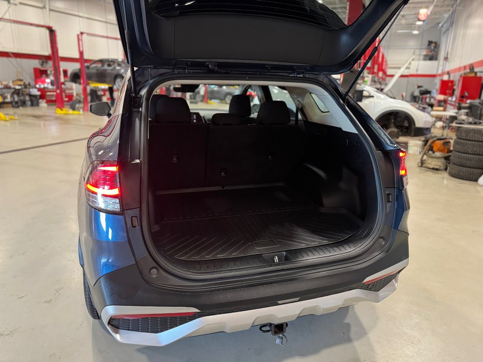 2023 Kia Sportage LX-12