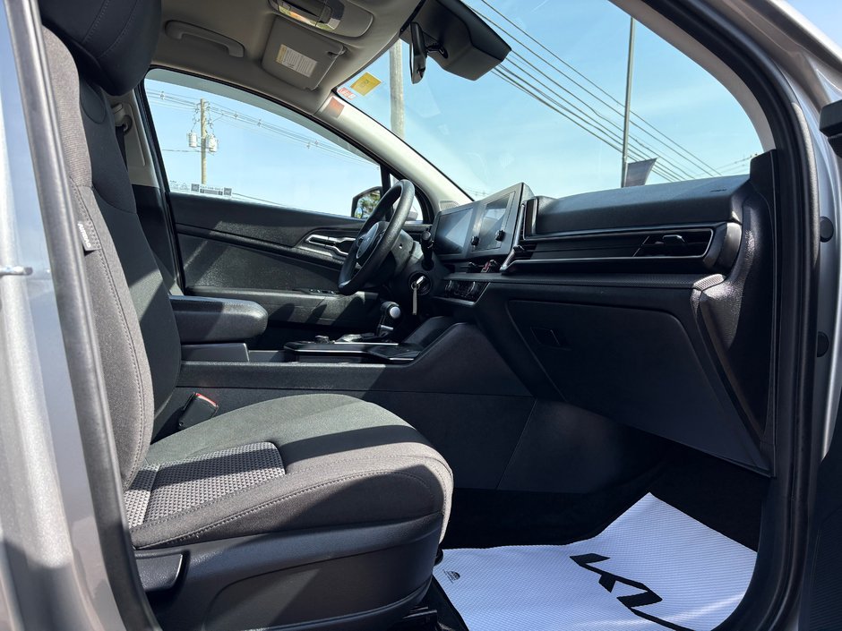 2024 Kia Sportage LX-8